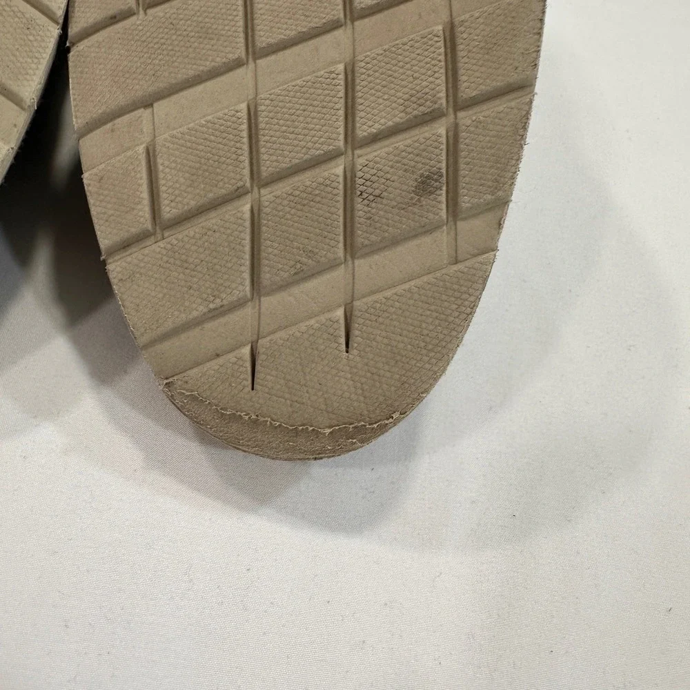 Clarks these tor